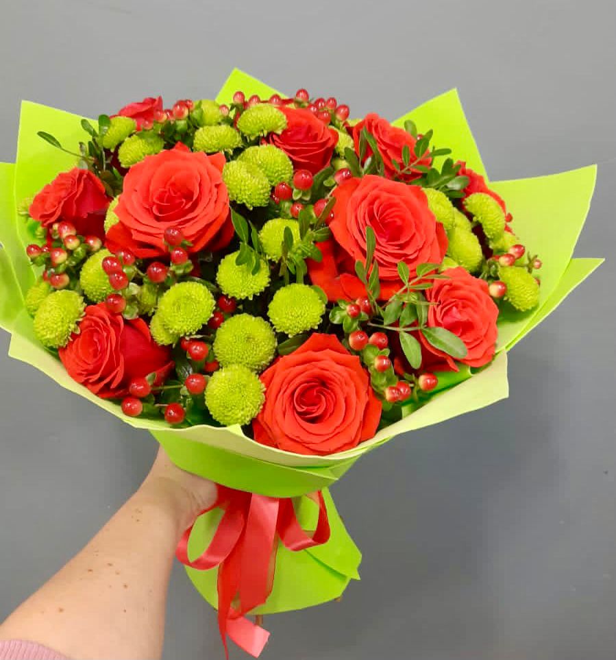 Букет цветов из: Хризантемы и Розы в Дондуковском