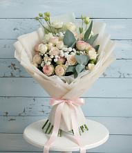 Букет цветов из:  Розы и Лизиантусы в Дондуковском