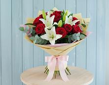 Букет цветов из:  Лилии и Розы в Дондуковском