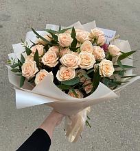 Букет Кремовые розы Латте в Дондуковском