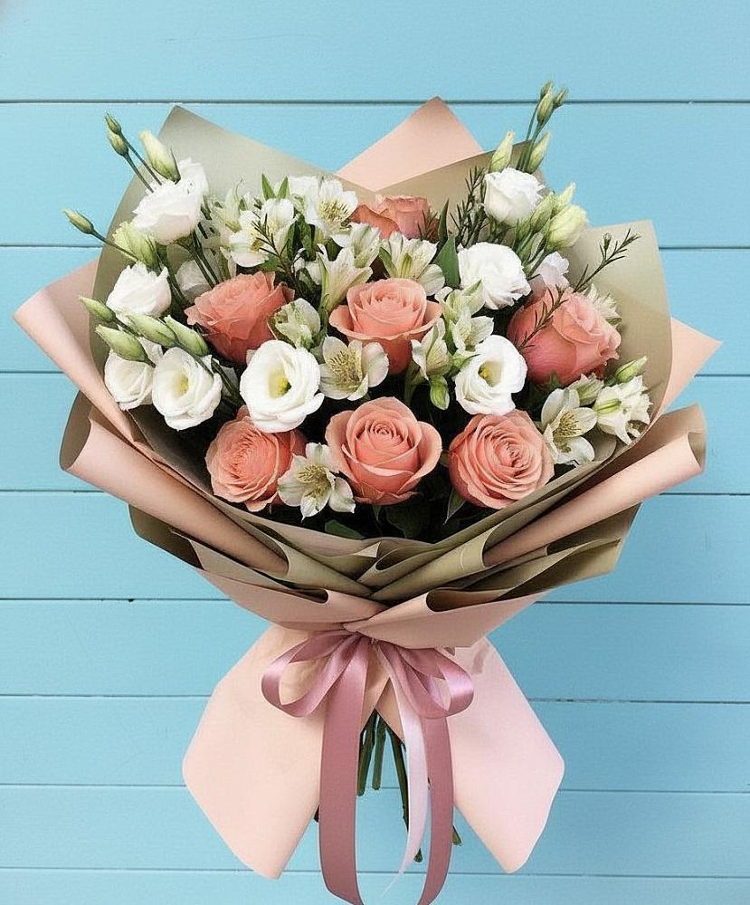 Букет цветов из: Розы, Альстромерии и Лизиантусы в Дондуковском