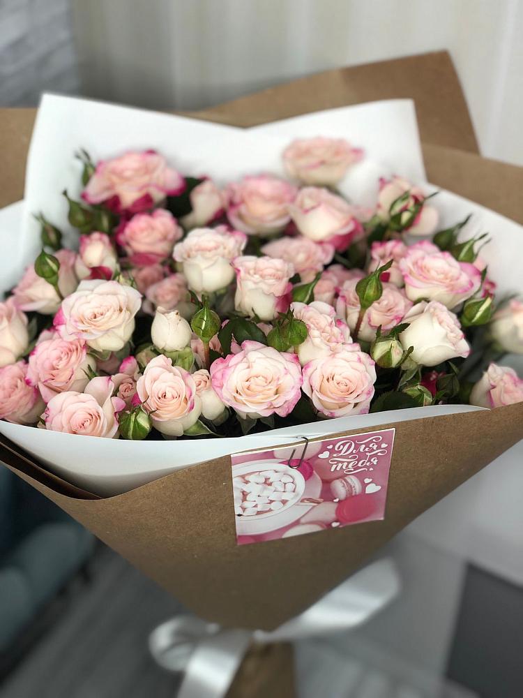 Букет цветов из: Розы в Дондуковском