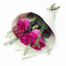 Букет цветов из:  Розы в Дондуковском