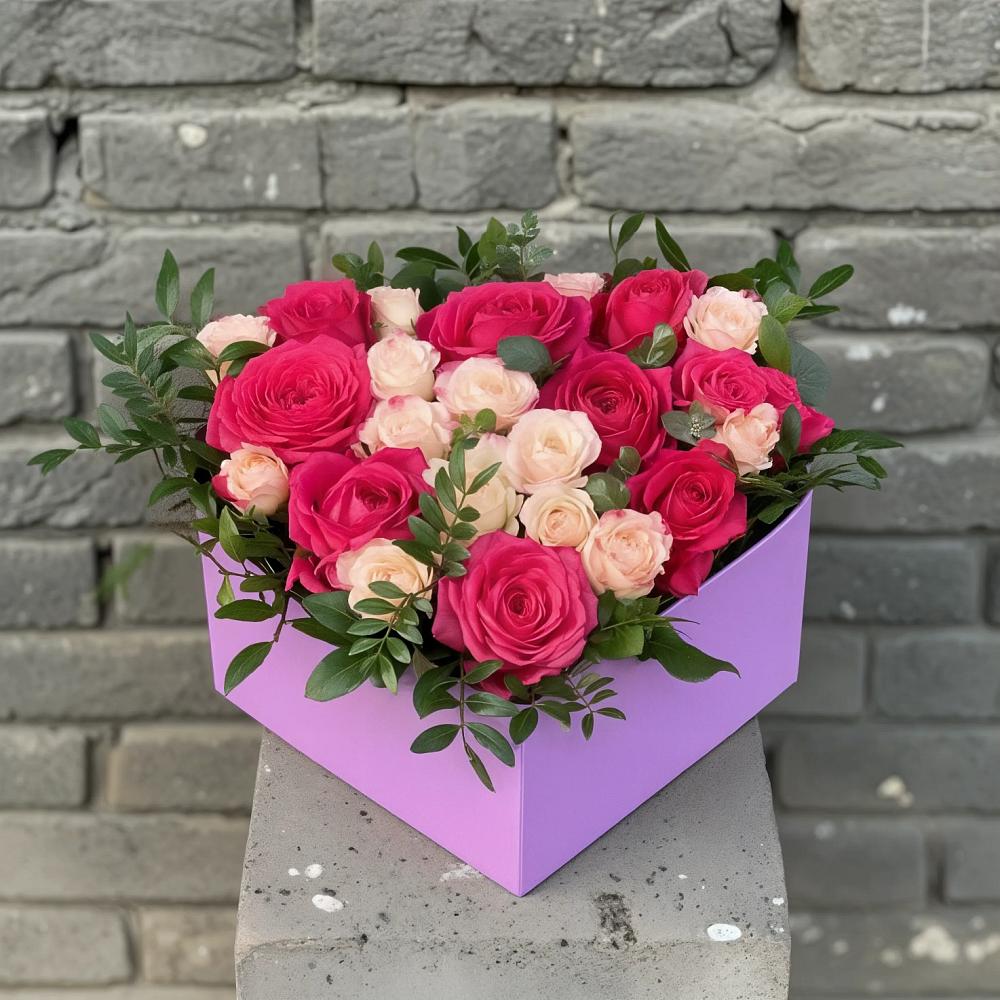 Цветочная композиция из Розы в коробке в Дондуковском