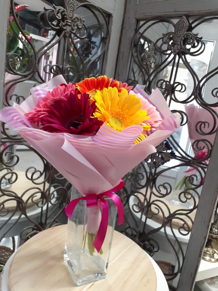 Букет цветов из: Герберы в Дондуковском