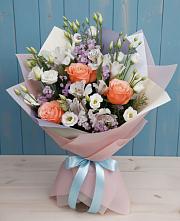 Букет цветов из:  Лизиантусы, Розы, Альстромерии и Гипсофила в Дондуковском