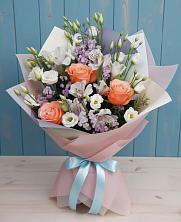 Букет цветов из:  Лизиантусы, Розы, Альстромерии и Гипсофила в Дондуковском