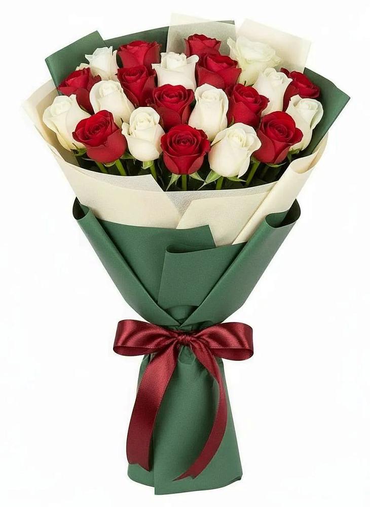 Букет Микс из красных и белых роз в Дондуковском