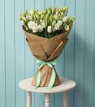 Букет цветов из:  Лизиантусы в Дондуковском