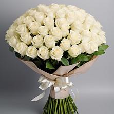 Букет 101 беля роза Белоснежка в Дондуковском
