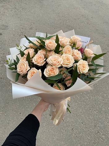 Букет Кремовые розы Латте в Дондуковском