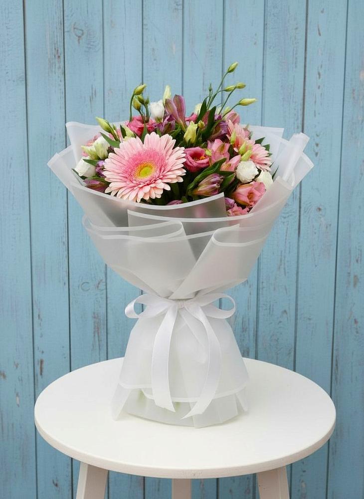 Букет цветов из: Герберы, Альстромерии и Лизиантусы в Дондуковском