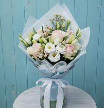 Букет цветов из:  Розы и Лизиантусы в Дондуковском