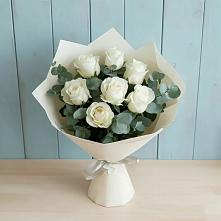 Букет Белые розы в Эвкалипте в Дондуковском