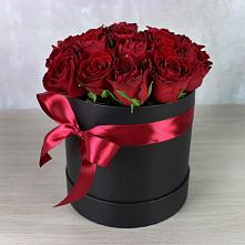 Цветочная композиция из Розы в шляпной коробке в Дондуковском