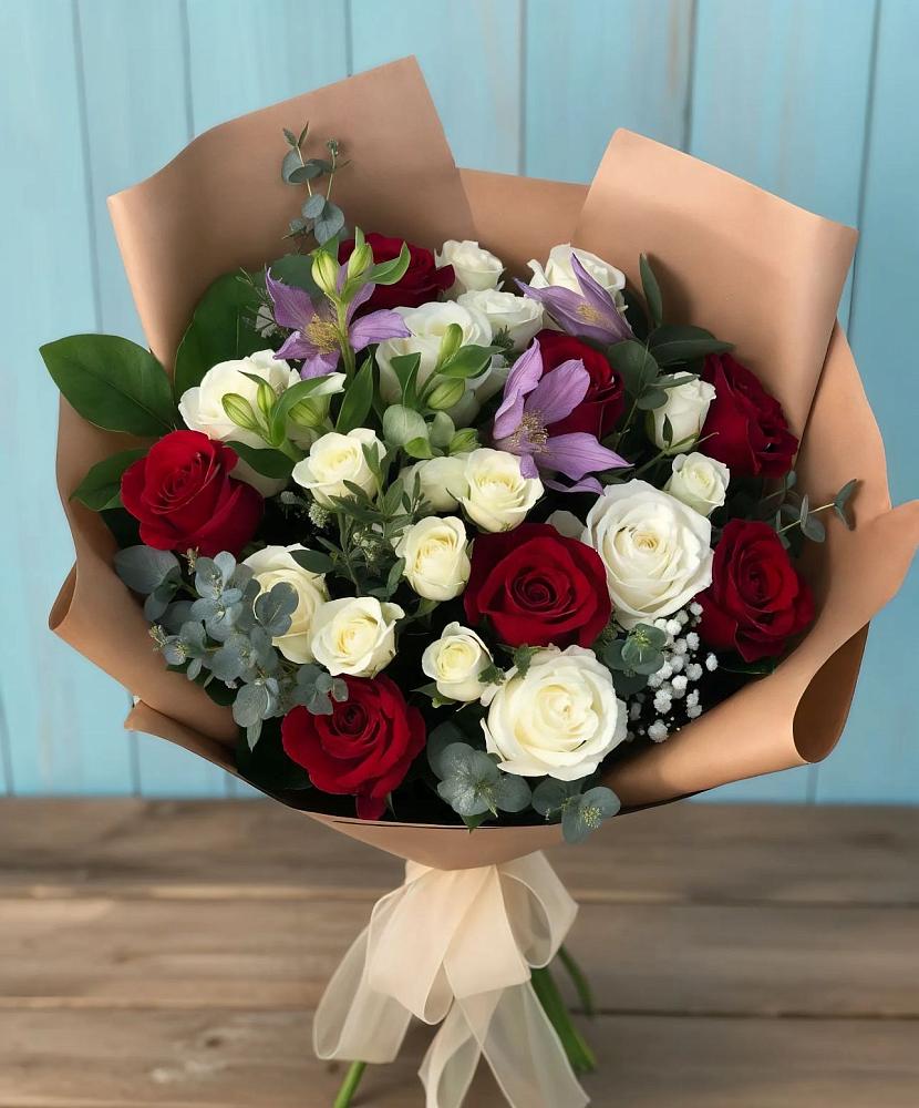 Букет цветов из: Розы и Альстромерии в Дондуковском