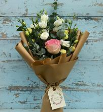 Букет цветов из:  Розы и Лизиантусы в Дондуковском