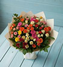 Букет Микс из разноцветных кустовых роз в Дондуковском
